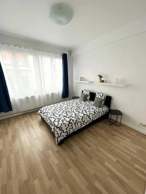 Stylish Two Bedroom Flat Bruselas 0*,